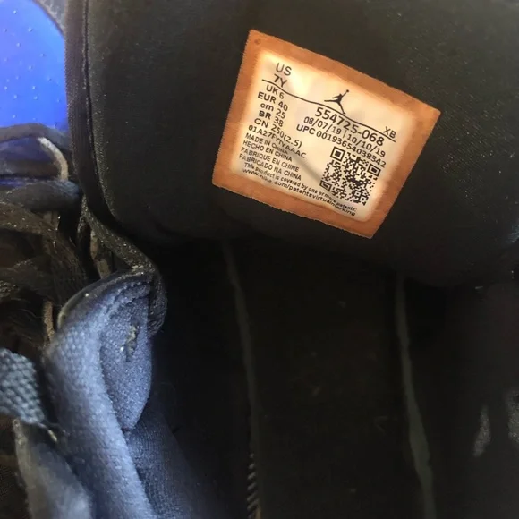 Jordan’s 7Y / 8.5 women - Picture 5 of 6